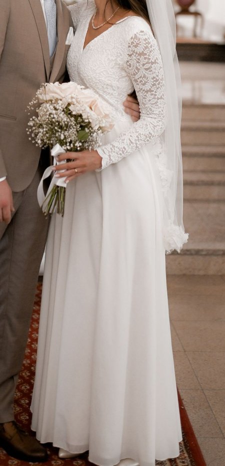 Meggy - lace dress with chiffon bottom and V neckline