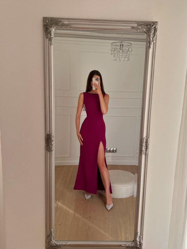 Prima - simple burgundy dress with halter neckline