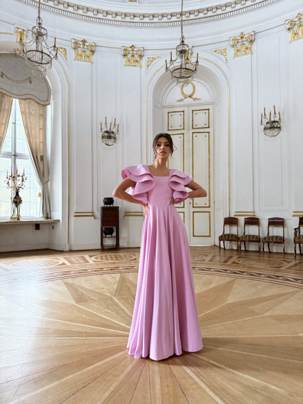 Kleo - pink dress with square neckline and spread skirt