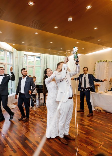 Gianna - fitted lace wedding dress in a fishtail shape with long sleeves