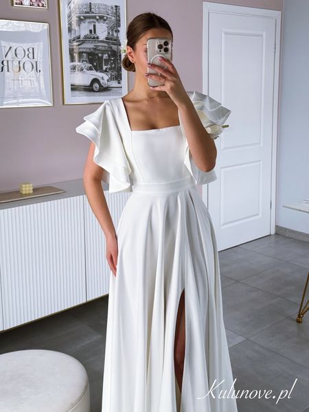 Kleo - wedding maxi dress in ecru color with karo neckline and ruffled sleeves