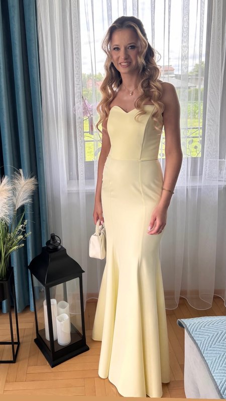 Monalisa - yellow fitted dress with fishnet shape and heart neckline