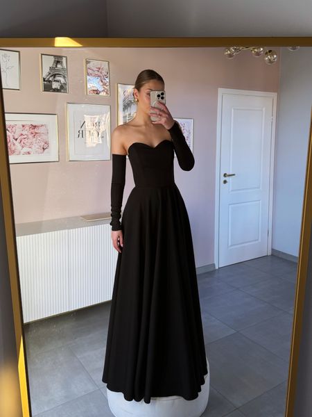 Judith - classic corset black maxi dress with extra straight sleeves