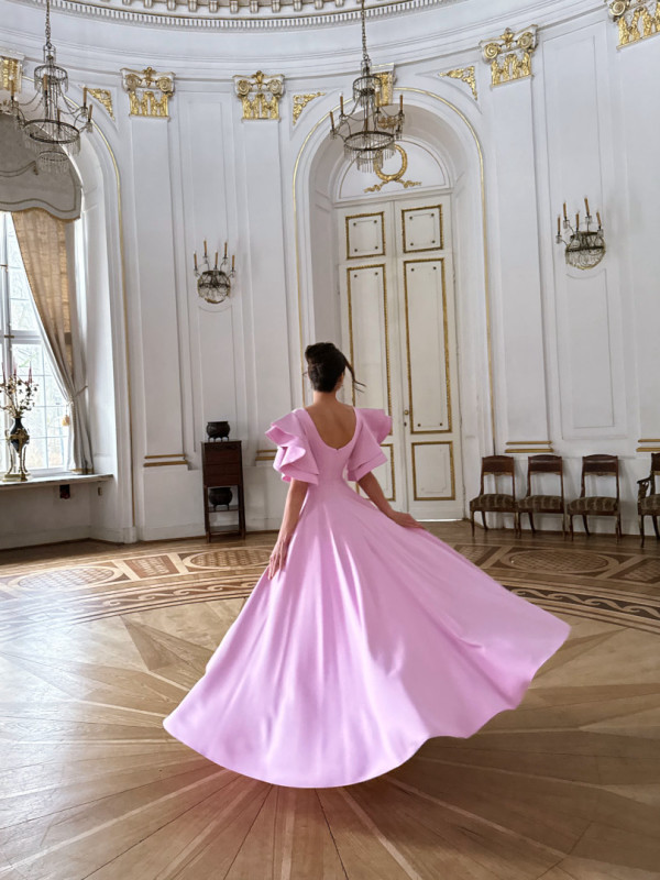 Kleo - pink dress with square neckline and spread skirt