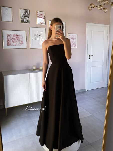 Hannah-long corset dress in black with an open top