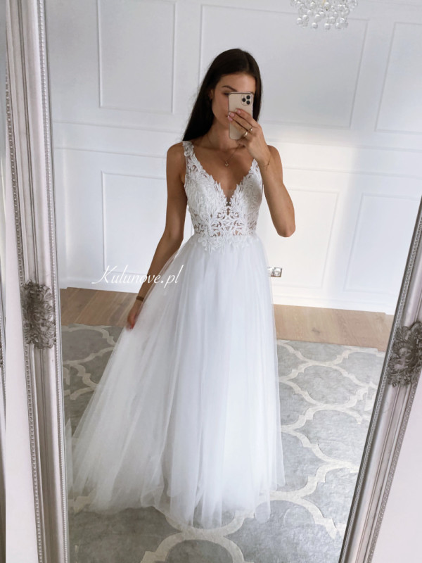 Valeria A385 - gown with lace bodice and voluminous tulle skirt