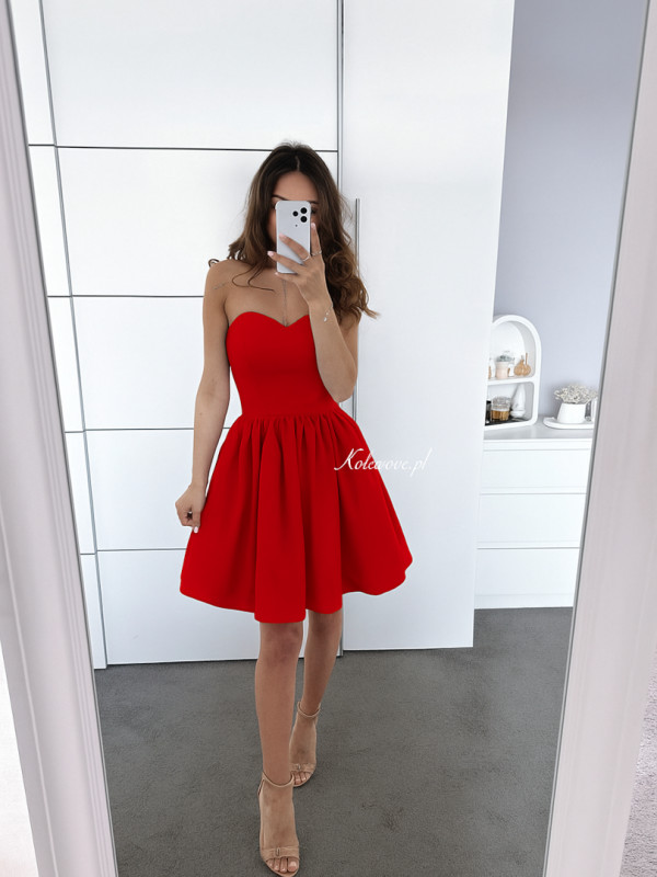 Dolly A380 - red mini dress with heart neckline and flared bottom