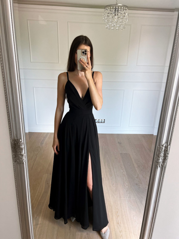 Alruna - elegant long chiffon dress in black with an envelope top