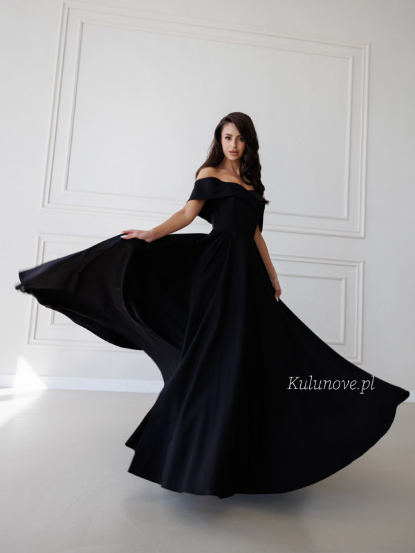Angelina maxi - black maxi dress sewn on a wide circle with a striking neckline revealing the shoulders