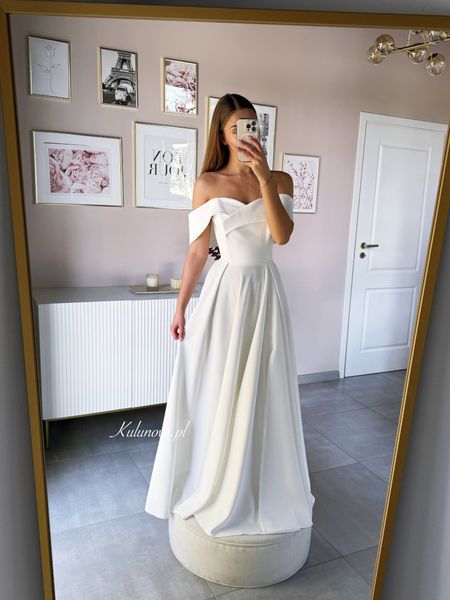 Angelina maxi - ecru colored wedding dress sewn on a wide circle with bare shoulders