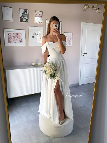 Angelina maxi - ecru colored wedding dress sewn on a wide circle with bare shoulders