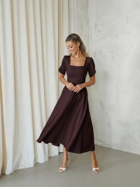 Arletta - Chocolate-colored midi dress with a square neckline and short sleeves