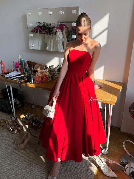 Bombshell midi - striking midi dress in red for special occasions