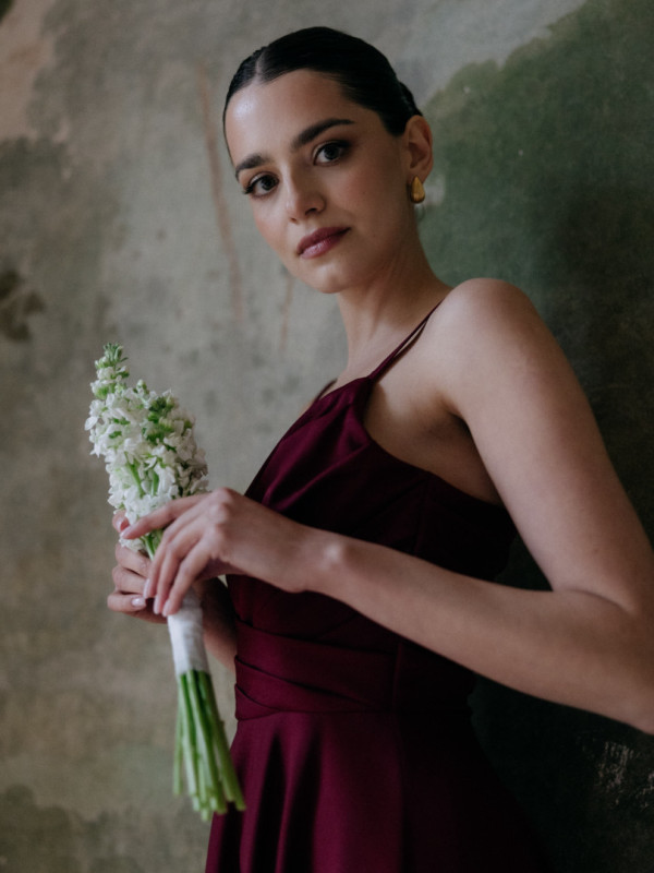 Odetta - sensual midi length dress in burgundy in A-line shape