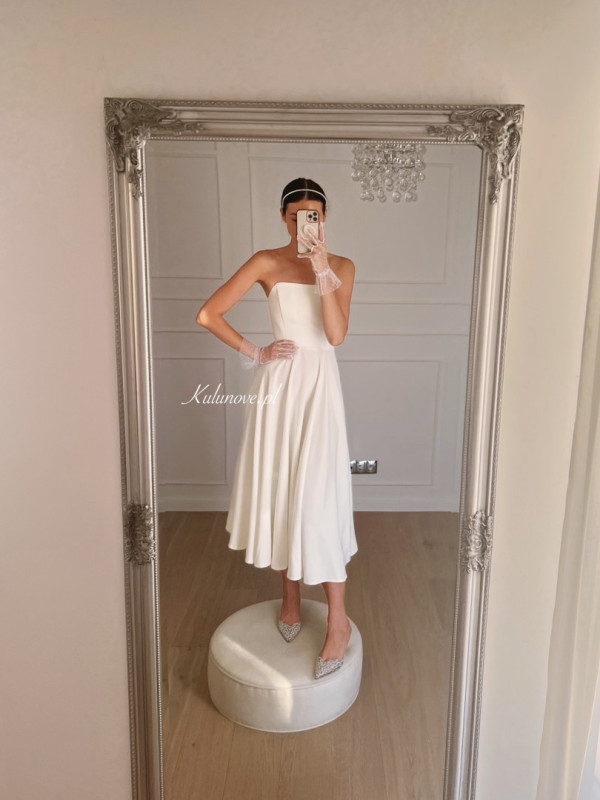 Bridget ecru - flared medium length gown with straight bodice and open shoulders