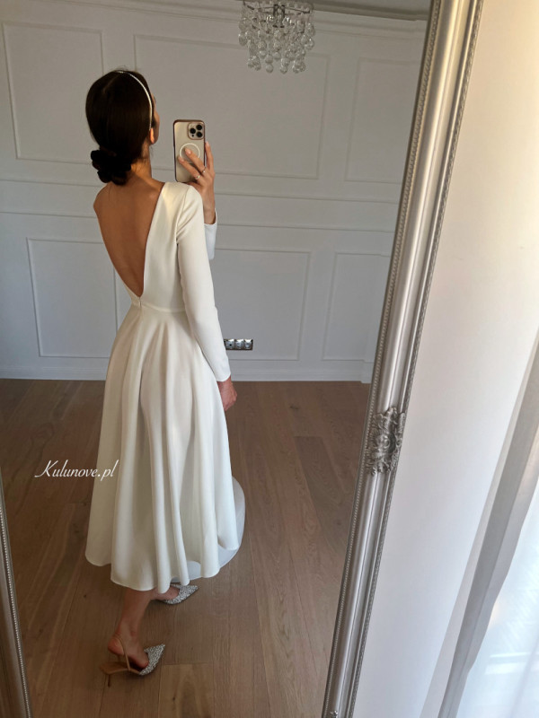 Cecilia ecru - long sleeve midi dress with deep neckline on the back