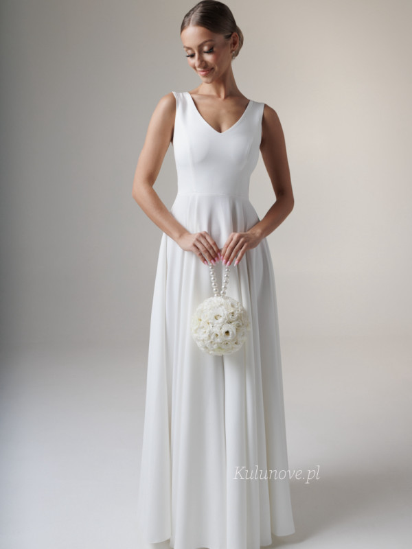 Cynthia - a classic, simple gown in cream color