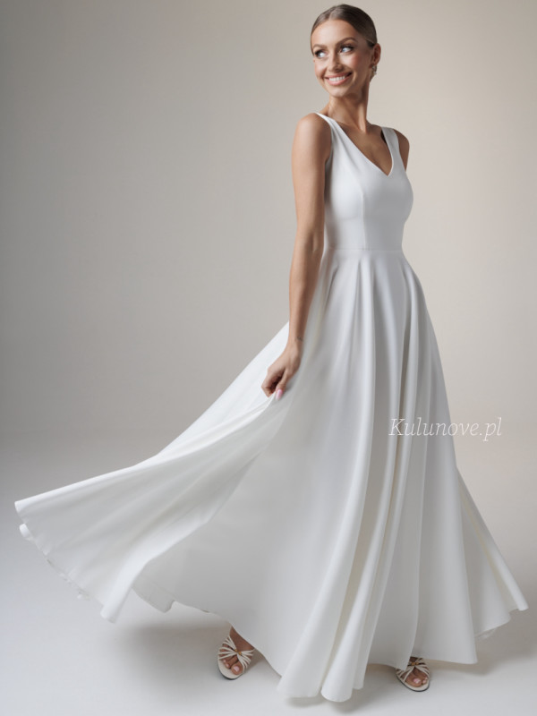 Cynthia - a classic, simple gown in cream color