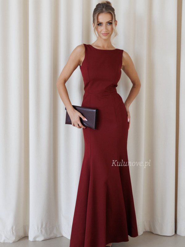 Dakota - maroon fitted dress with a striking neckline on the back