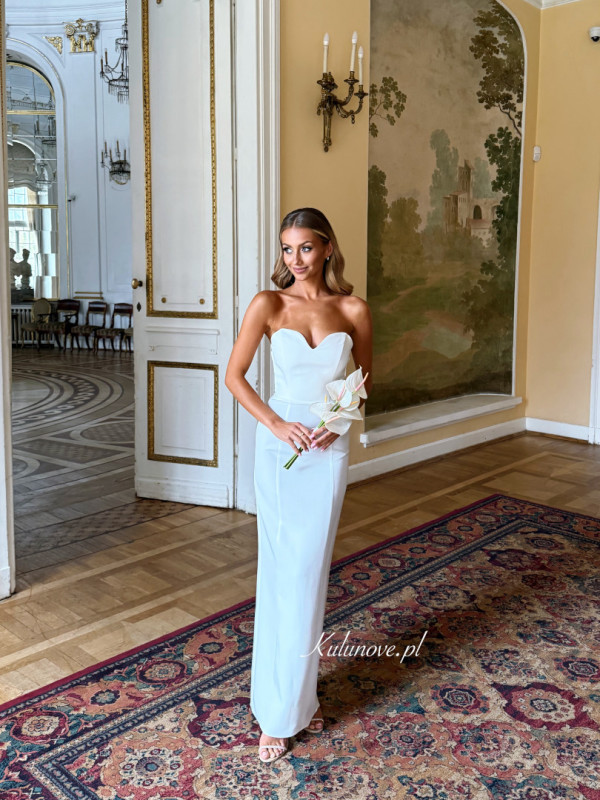 Darling - wedding dress with a heart-shaped corset and a striking tie-up