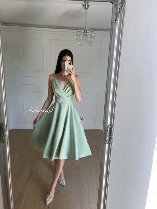 Elisabeth midi sage - medium length dress on thin straps with a flared skirt