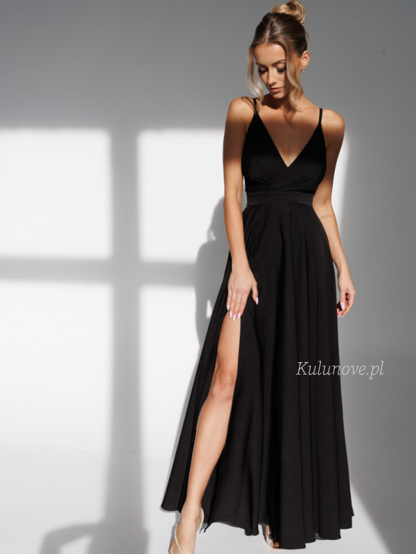 Elisabeth maxi - long black flared strapless dress with overlap neckline