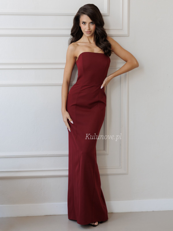 Liv maxi - maroon timeless creation with a clinging top and a striking cut-out at the back