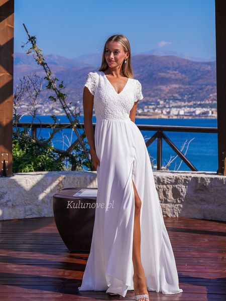 Felicja - an elegant ecru maxi wedding dress with short sleeves and a lace bodice