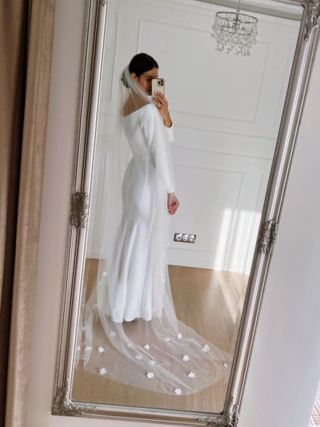 Cathedral veil subtly decorated with flowers