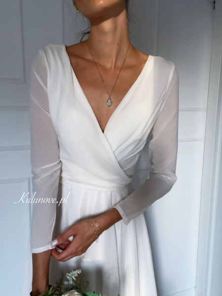 Thin envelope wedding sweater tied in several ways