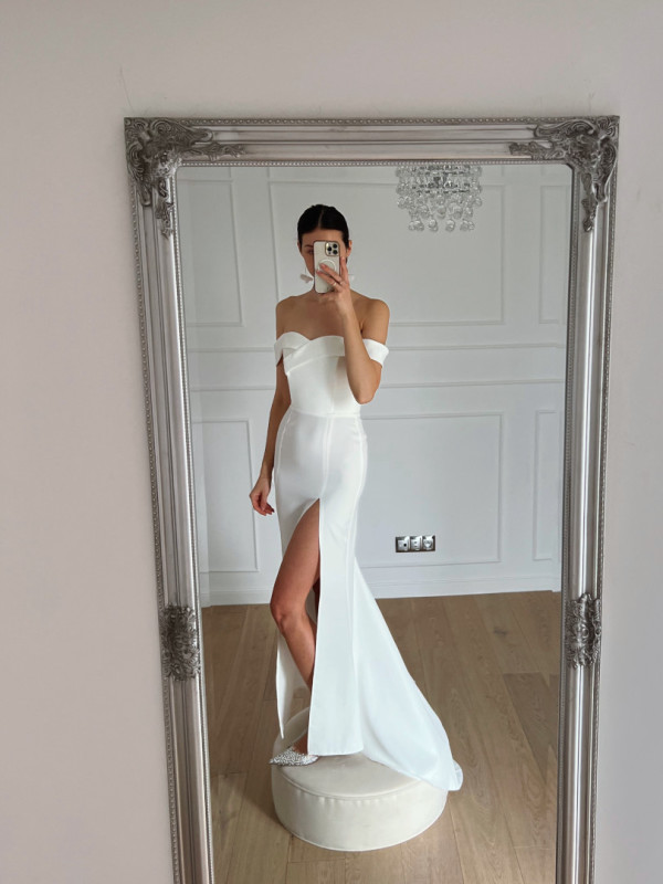 Angelina - simple elegant ecru maxi dress in Spanish style with train