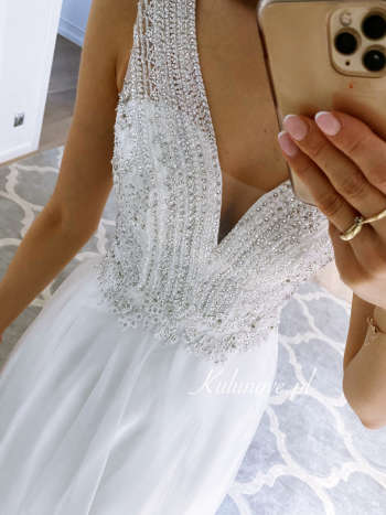 Princess - embroidered wedding dress with a princess cut tulle bottom