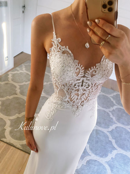 Amaranta - fishnet dress with back neckline