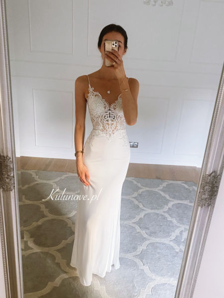 Amaranta - fishnet dress with back neckline