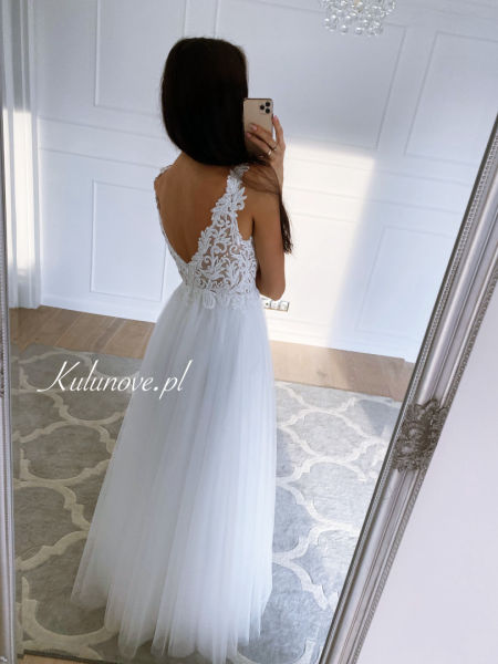 Valeria - gown with lace bodice and voluminous tulle skirt