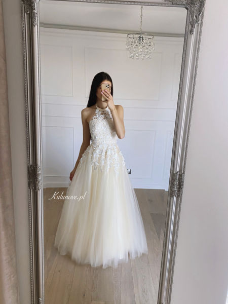 Sisi - cream colored wedding dress decorated with white lace