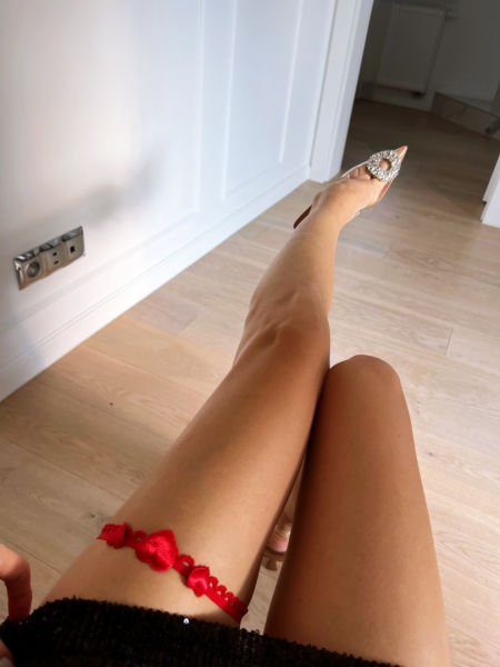 Stud garter with hearts in red #6