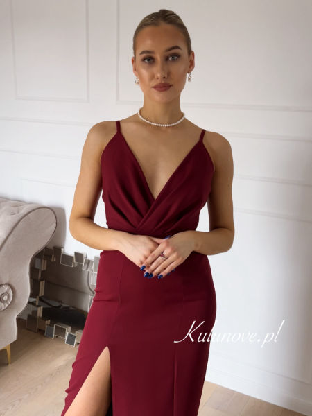 Andrea - long burgundy dress with thin straps