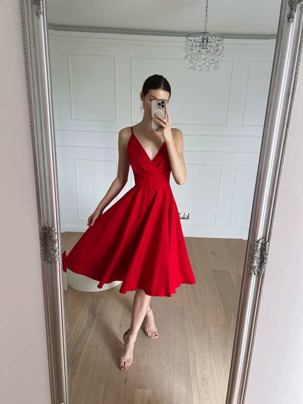Elisabeth midi - red medium length dress on a wide circle