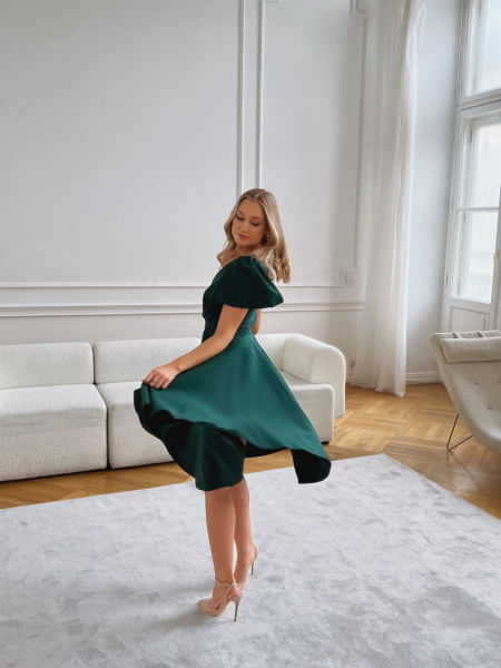 Jennifer - midi dress in bottle green color
