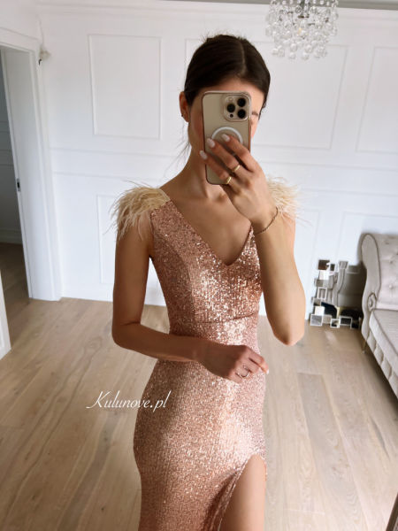 Mila - long gold sequin dress with feathers on the shoulders