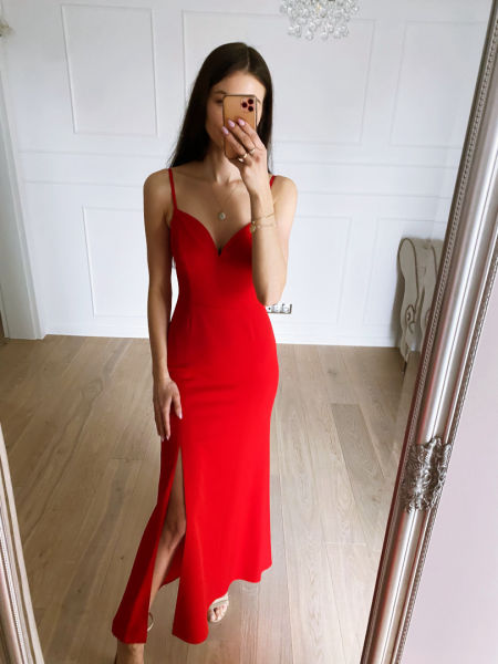 Marika - elegant dress with a beautiful neckline