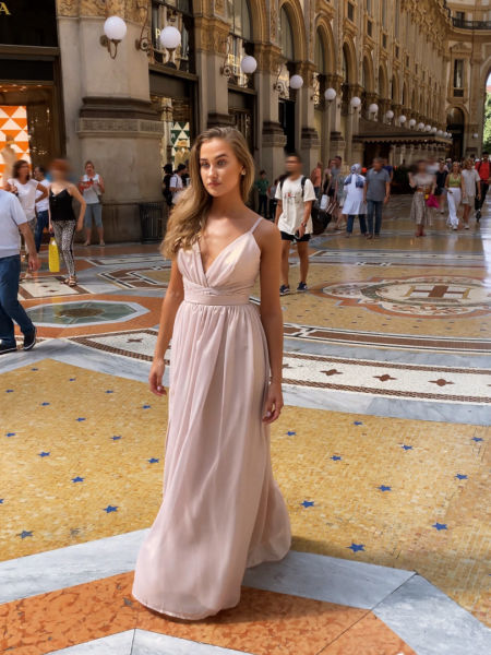 Francesca light gold - chiffon gown with deep neckline in shimmering fabric