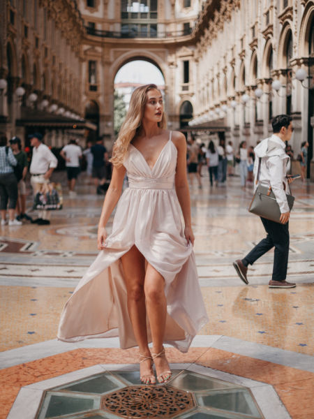 Francesca light gold - chiffon gown with deep neckline in shimmering fabric