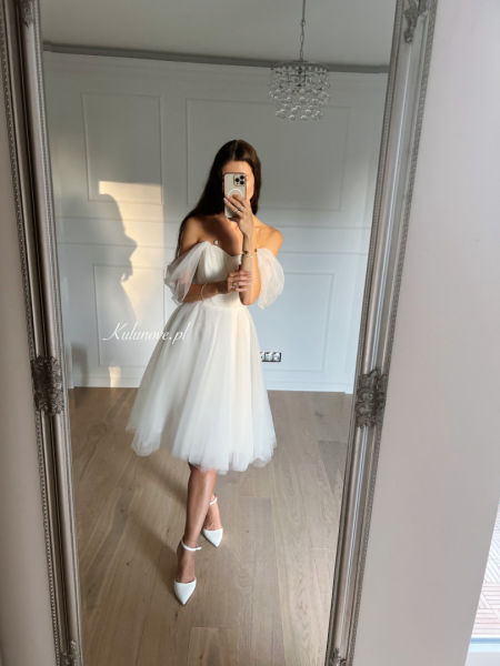 Selena- voluminous tulle midi dress with decorative sleeves