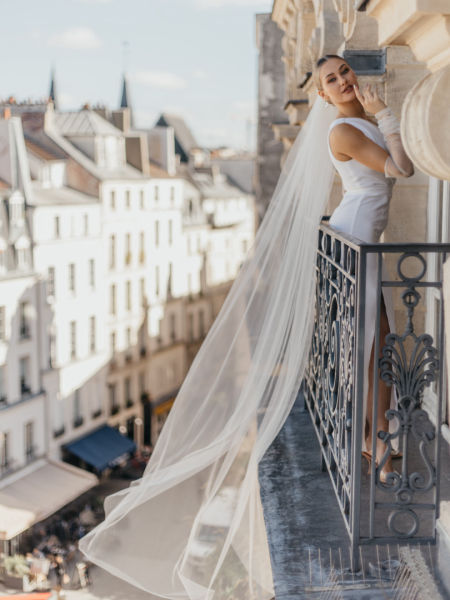 Long cathedral veil with smooth tulle finish