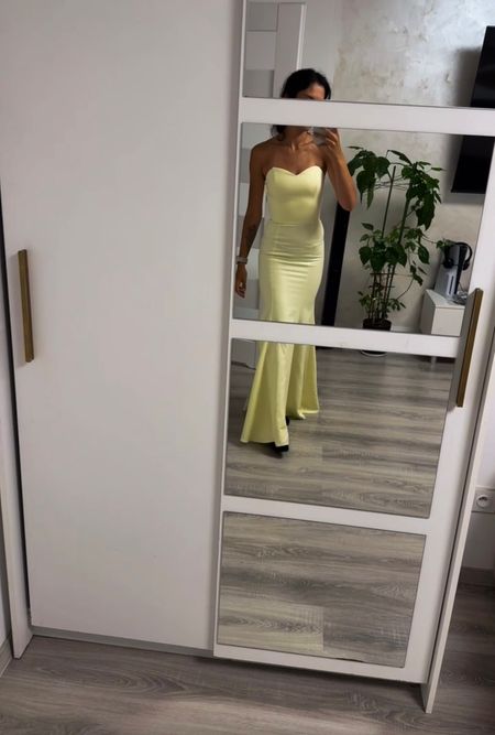 Monalisa - yellow fitted dress with fishnet shape and heart neckline