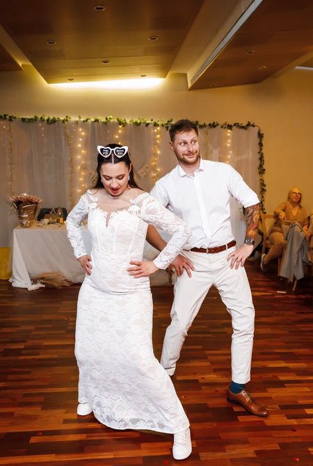 Gianna - fitted lace wedding dress in a fishtail shape with long sleeves