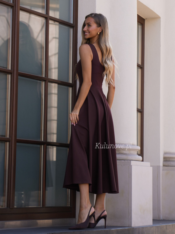 Karlie midi - chocolate midi strapless dress with a straight neckline