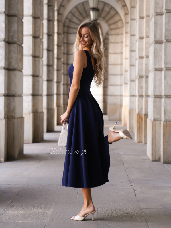 Karlie midi - navy blue strapless midi dress with square neckline